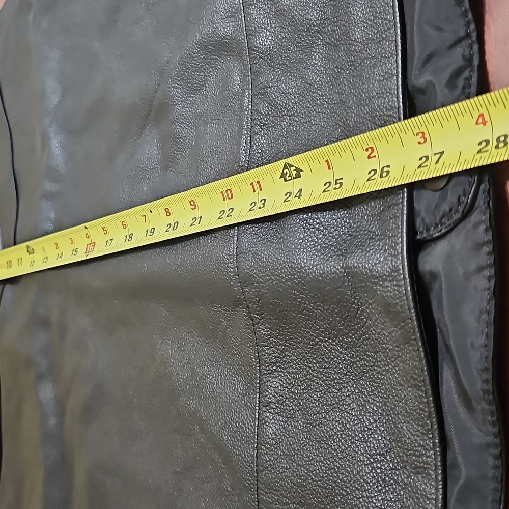 Victory Leather Vest - Picture 6 of 6